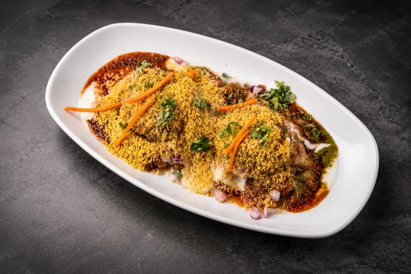 Samosa / Aloo Tikki Chaat